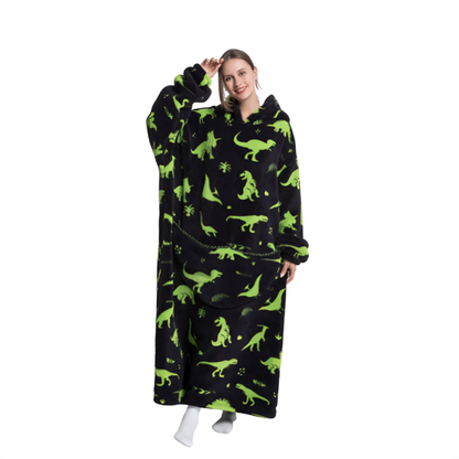 Svart oversized hoodie med grönt dinosauriemönster, lång modell