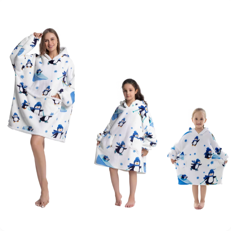 Vit oversized hoodie med pingvinmönster för vuxen och barn