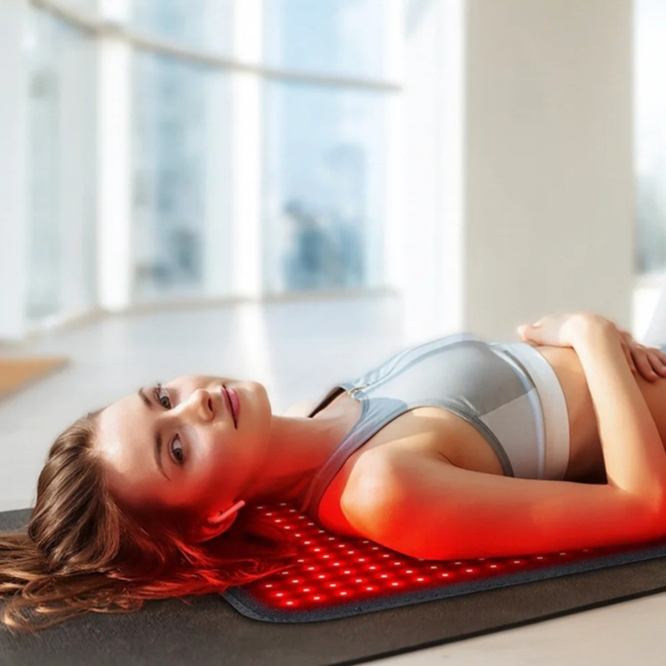 NordCura LightMat™ – flexibel rödljusmatta med 360 infraröda LED-dioder i 660 nm och 850 nm för återhämtning och avslappning av hela kroppen
